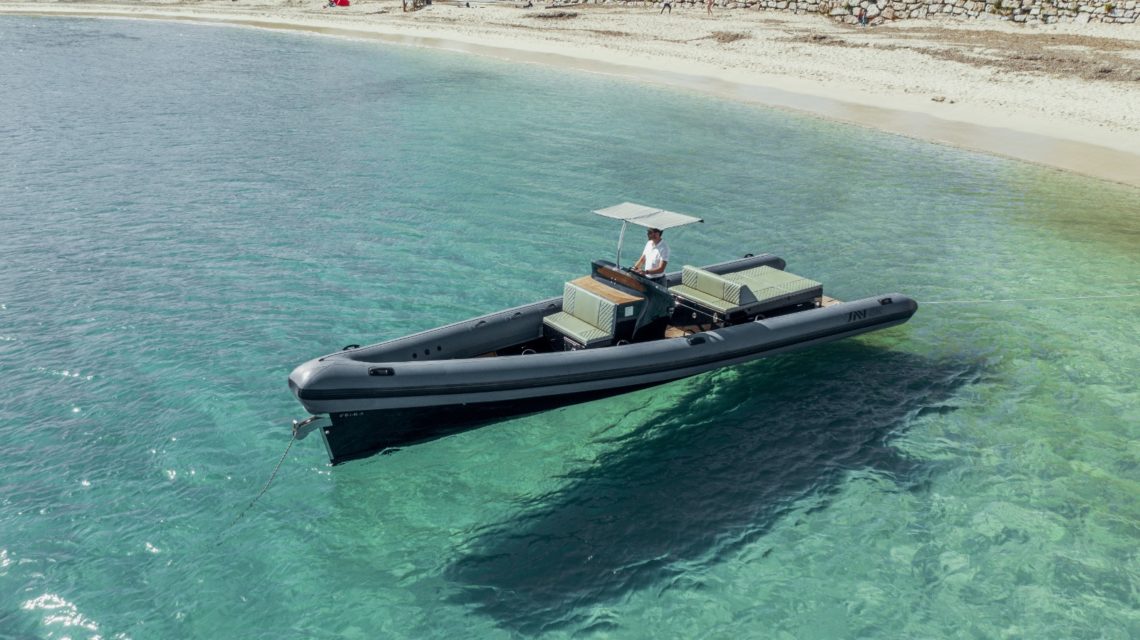 SAY 31 RIB “Y” Carbon Superyacht Tender for Charter 3