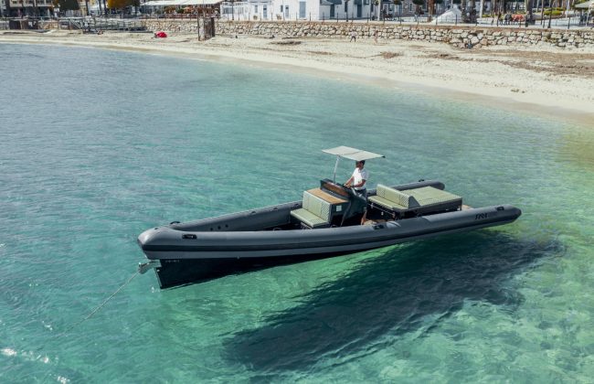 SAY 31 RIB “Y” Carbon Superyacht Tender for Charter