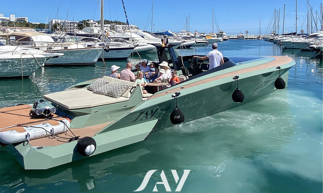 SAY 42 „SMN“ Carbon Superboat für Tagescharter Ibiza 6