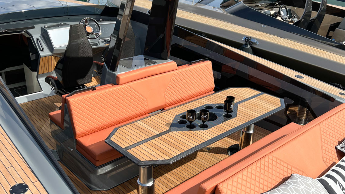 SAY 42 „888“ Carbon Superboat für Tagescharter Ibiza 12