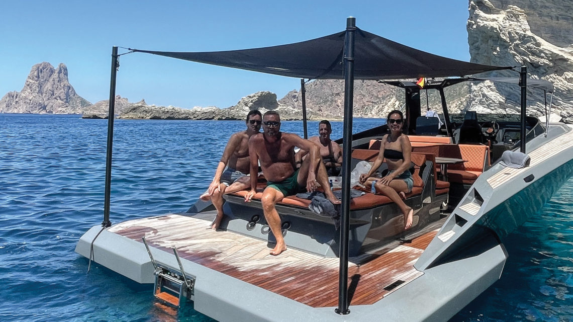 SAY 42 „888“ Carbon Superboat für Tagescharter Ibiza 4