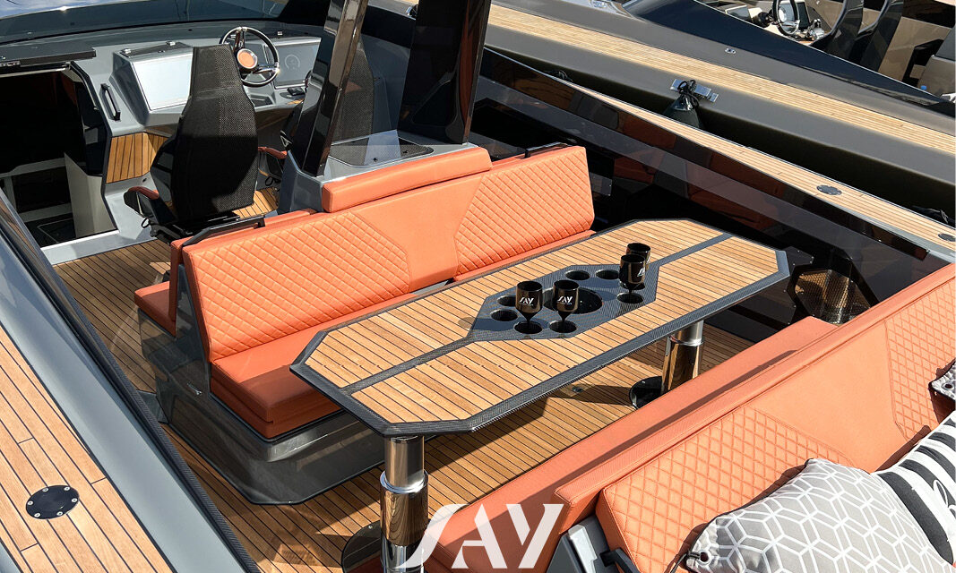 SAY 42 „OLIVIA“ Carbon Superboat mit T-Top für Tagescharter Ibiza 6
